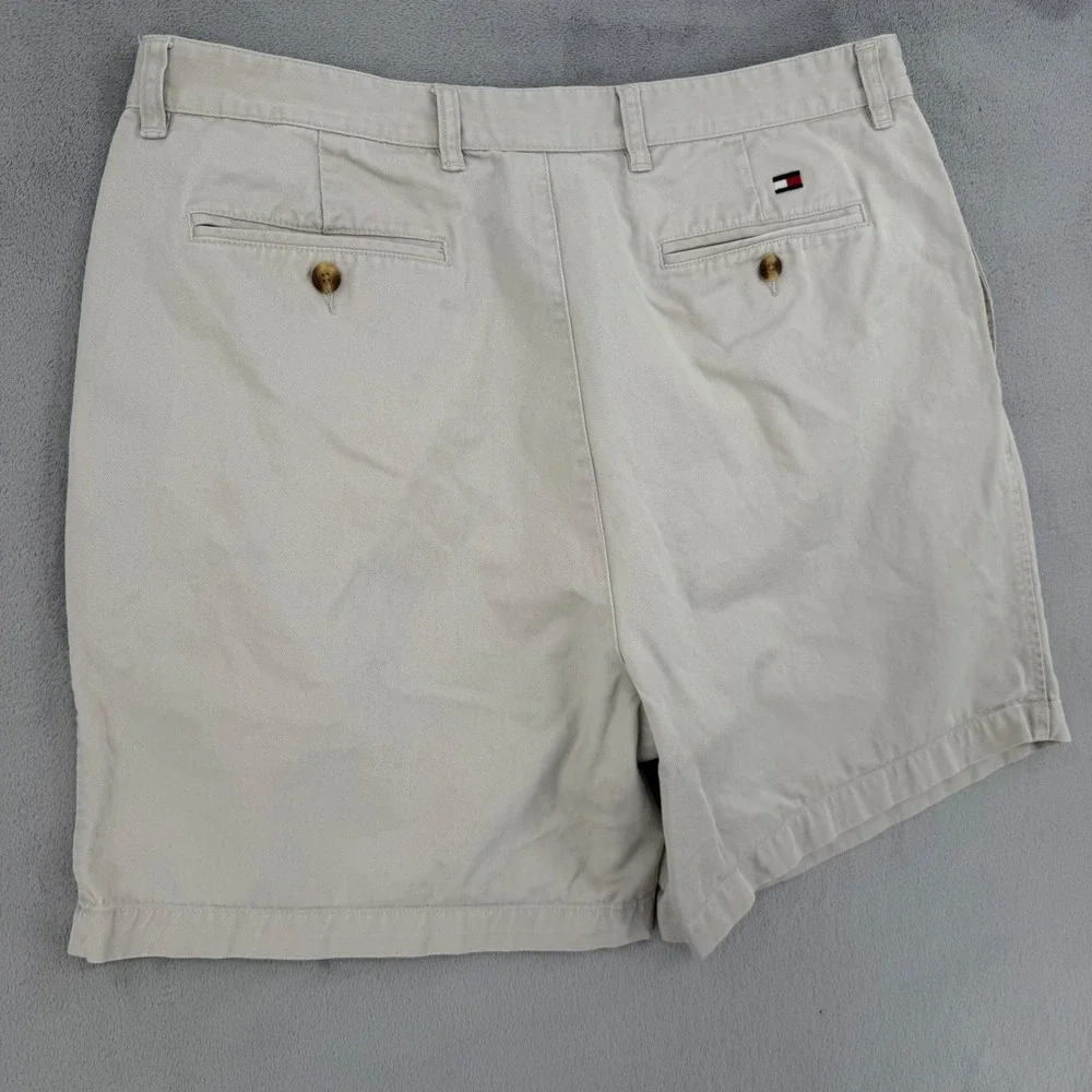 Vintage Tommy Hilfiger Mens 38 Khaki Chino Shorts Pleated Cotton Twill Beige